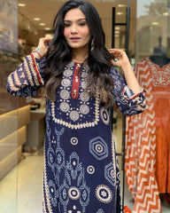 KURElegant Navy Blue Printed Kurta SetTA SET