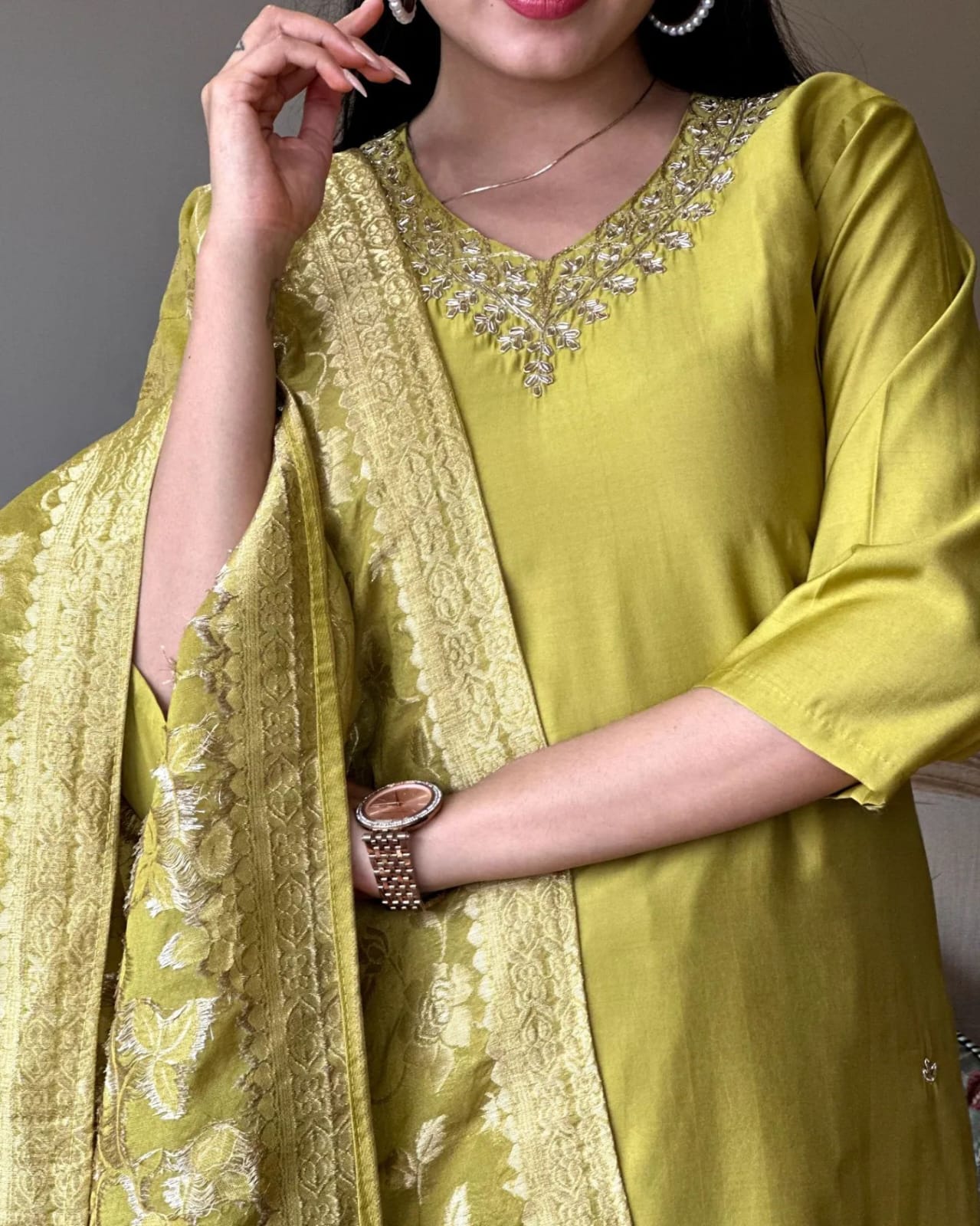 Women Embroidared Straight Kurta Suit Set