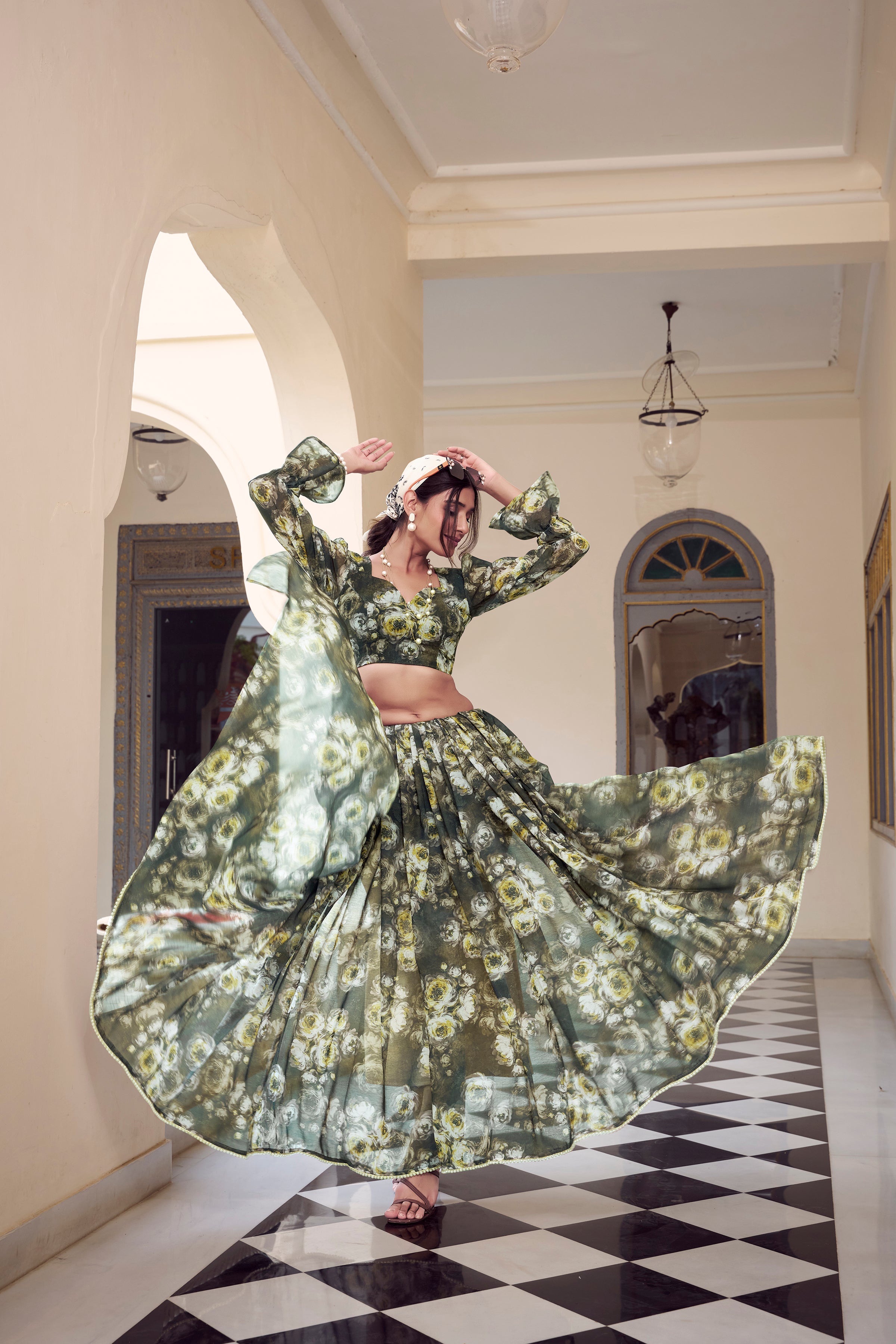 Mehendi Floral Printed Weightless Marble Saree