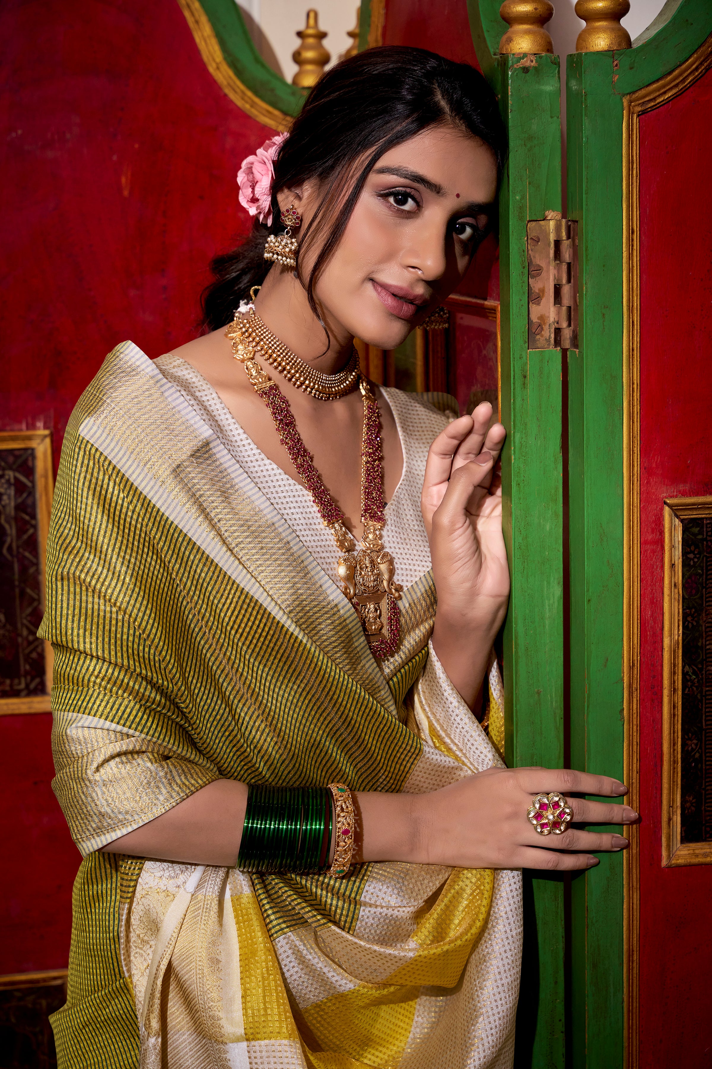 Green Color Weightless Jacquard Chex Saree