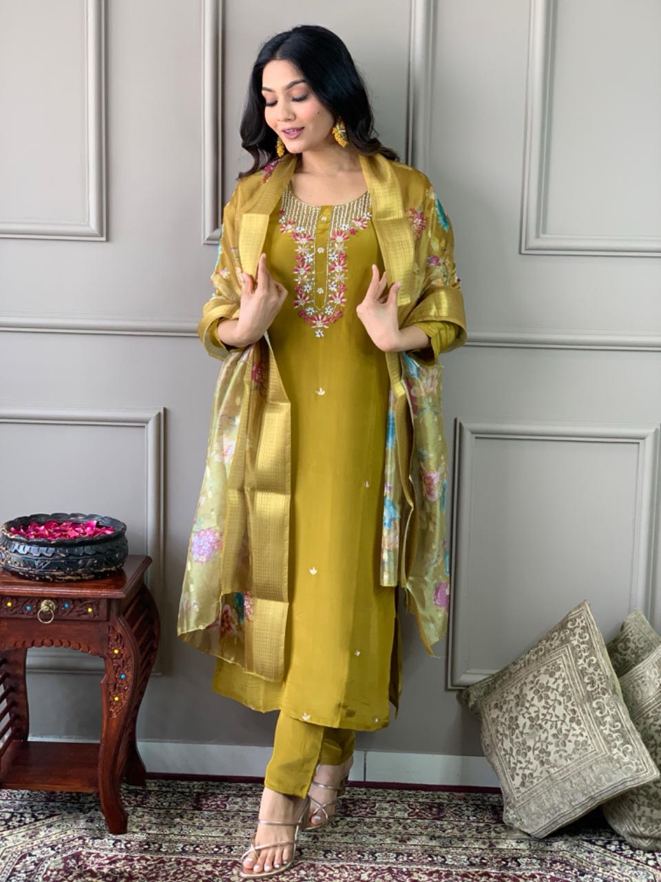 Women Embroidered Chanderi SILK kurta set with dupptta & bottom