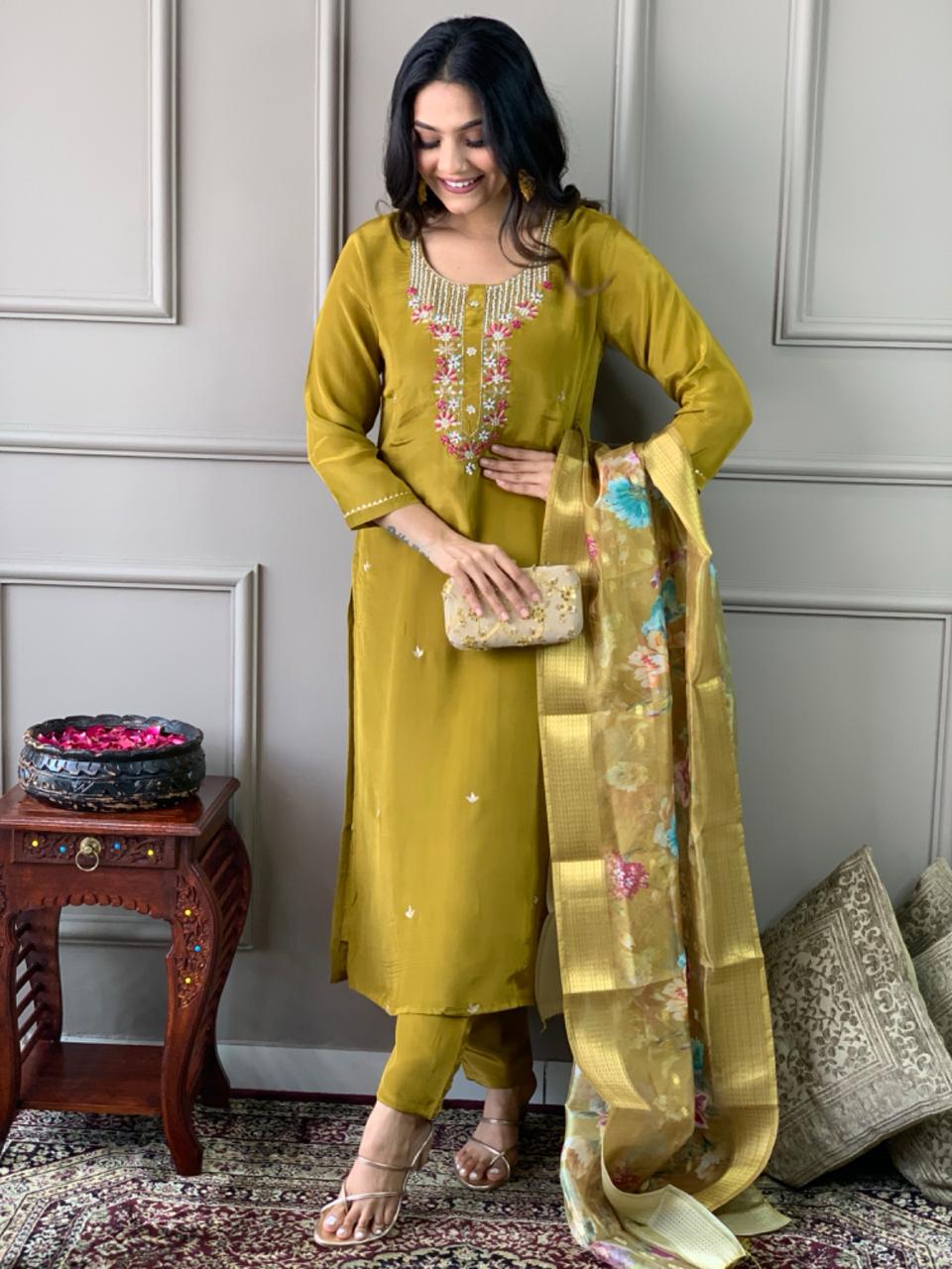 Women Embroidered Chanderi SILK kurta set with dupptta & bottom
