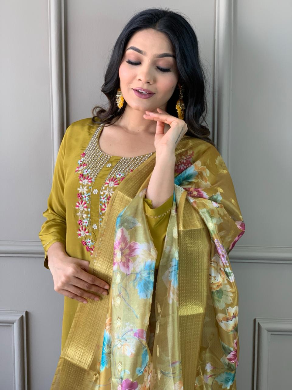 Women Embroidered Chanderi SILK kurta set with dupptta & bottom