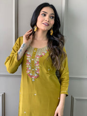 Women Embroidered Chanderi SILK kurta set with dupptta & bottom