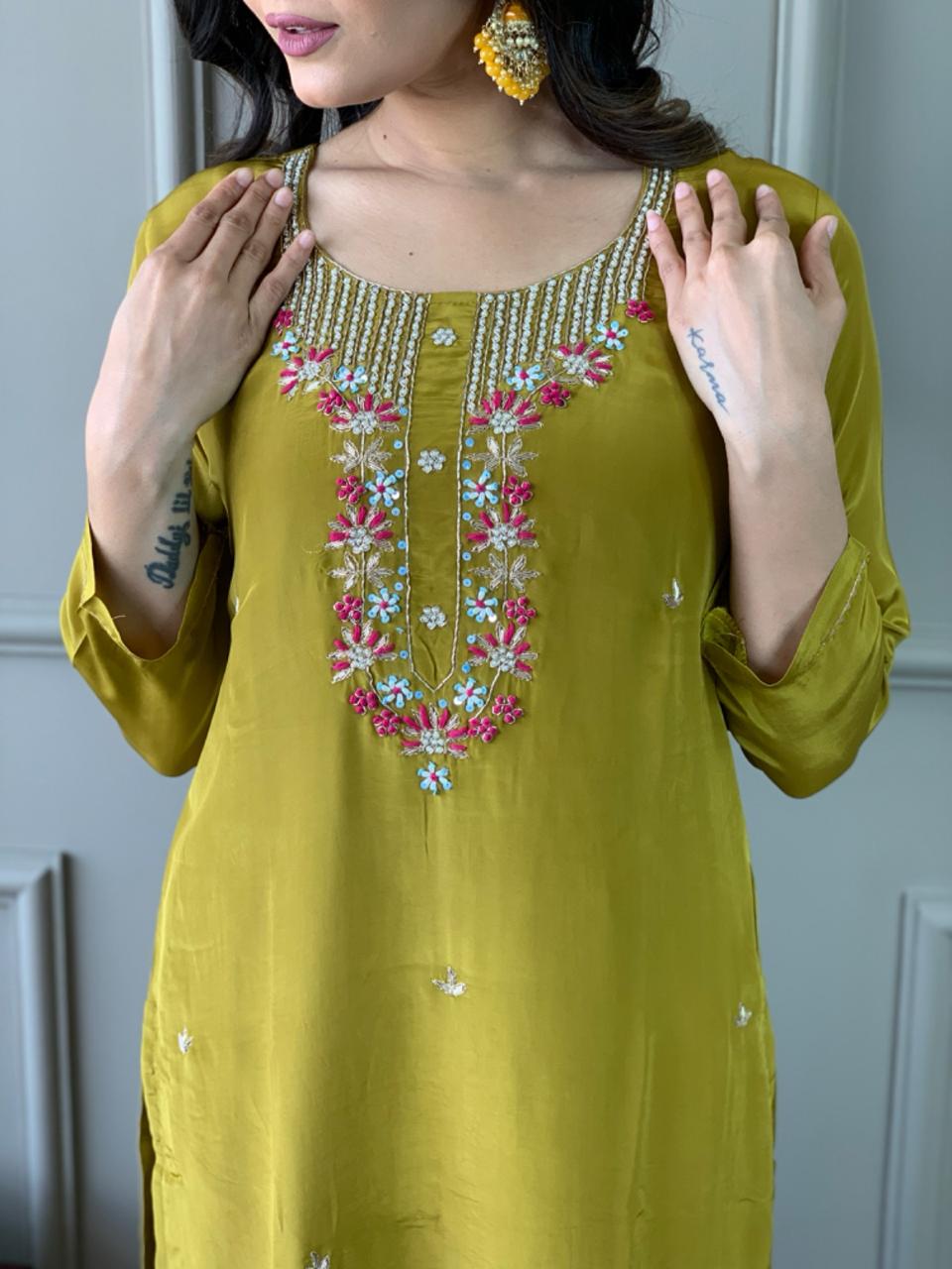 Women Embroidered Chanderi SILK kurta set with dupptta & bottom