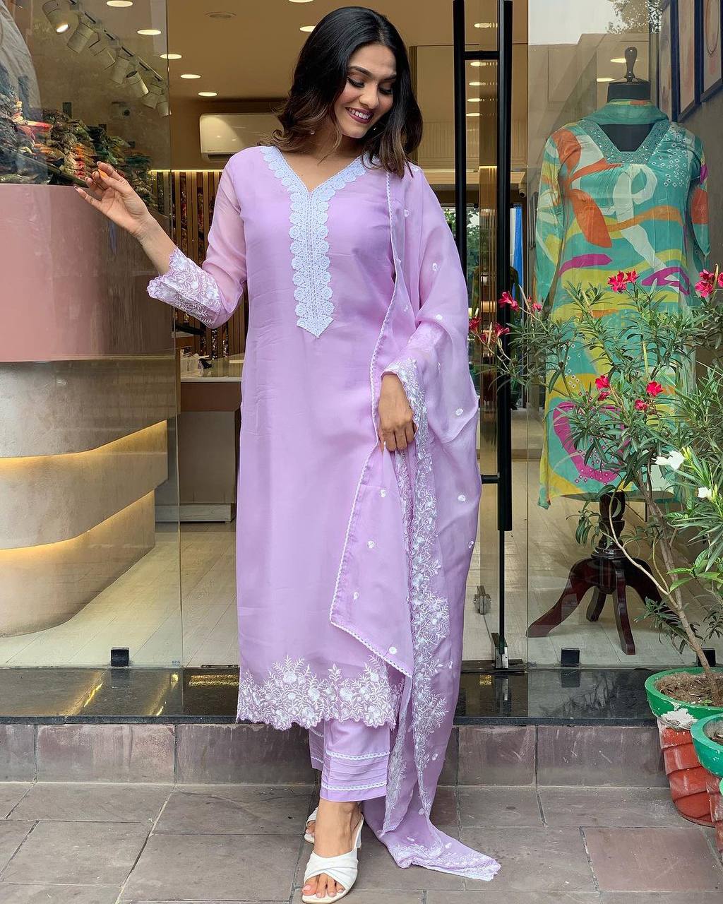New Georgette Silk Kurtis Pant Whith Dupatta Set Collaction