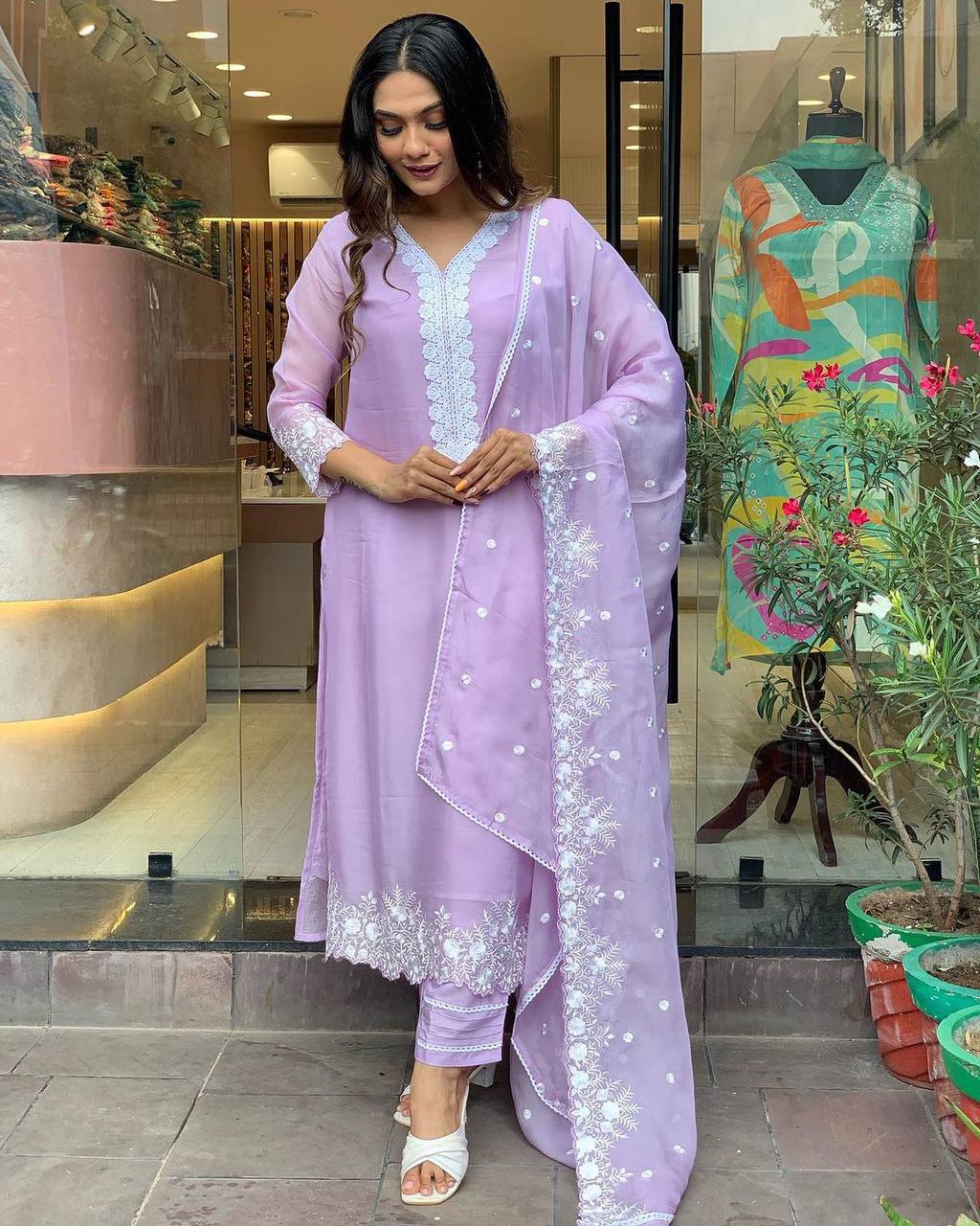 New Georgette Silk Kurtis Pant Whith Dupatta Set Collaction