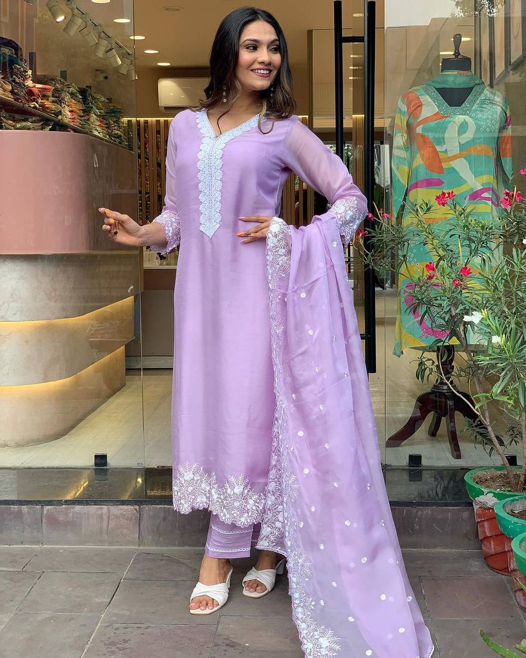 New Georgette Silk Kurtis Pant Whith Dupatta Set Collaction