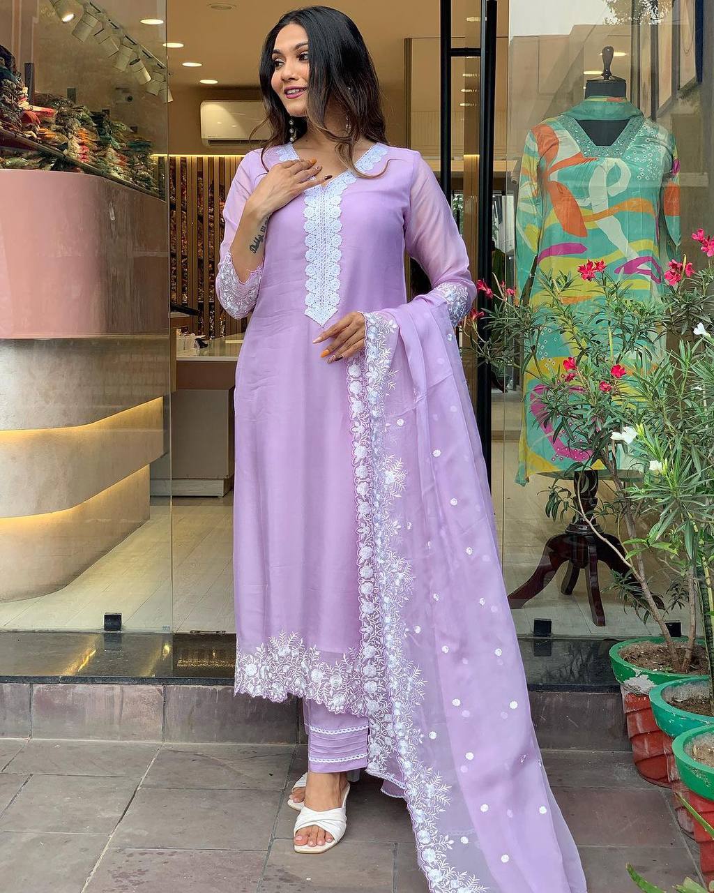 New Georgette Silk Kurtis Pant Whith Dupatta Set Collaction