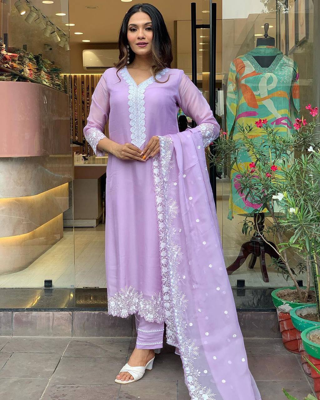 New Georgette Silk Kurtis Pant Whith Dupatta Set Collaction