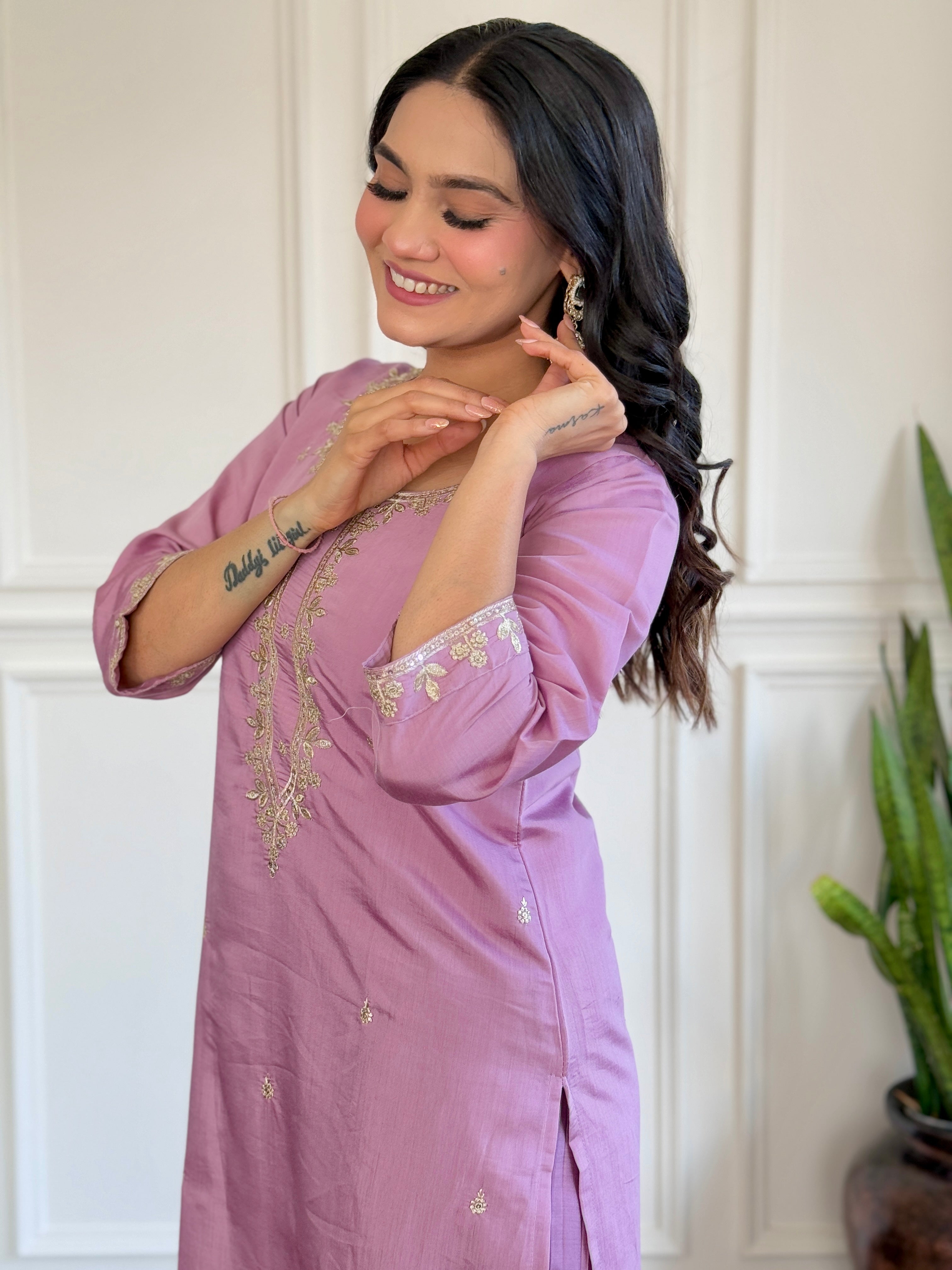New Chanderi Silk Embro Work Kurta Pant And Dupatta Set