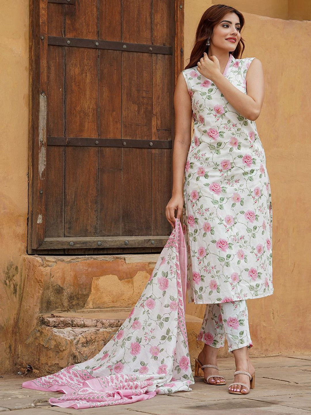 New Womens Regular Sleeve less Kurta With Trousers & Dupatta Sets for New Trend