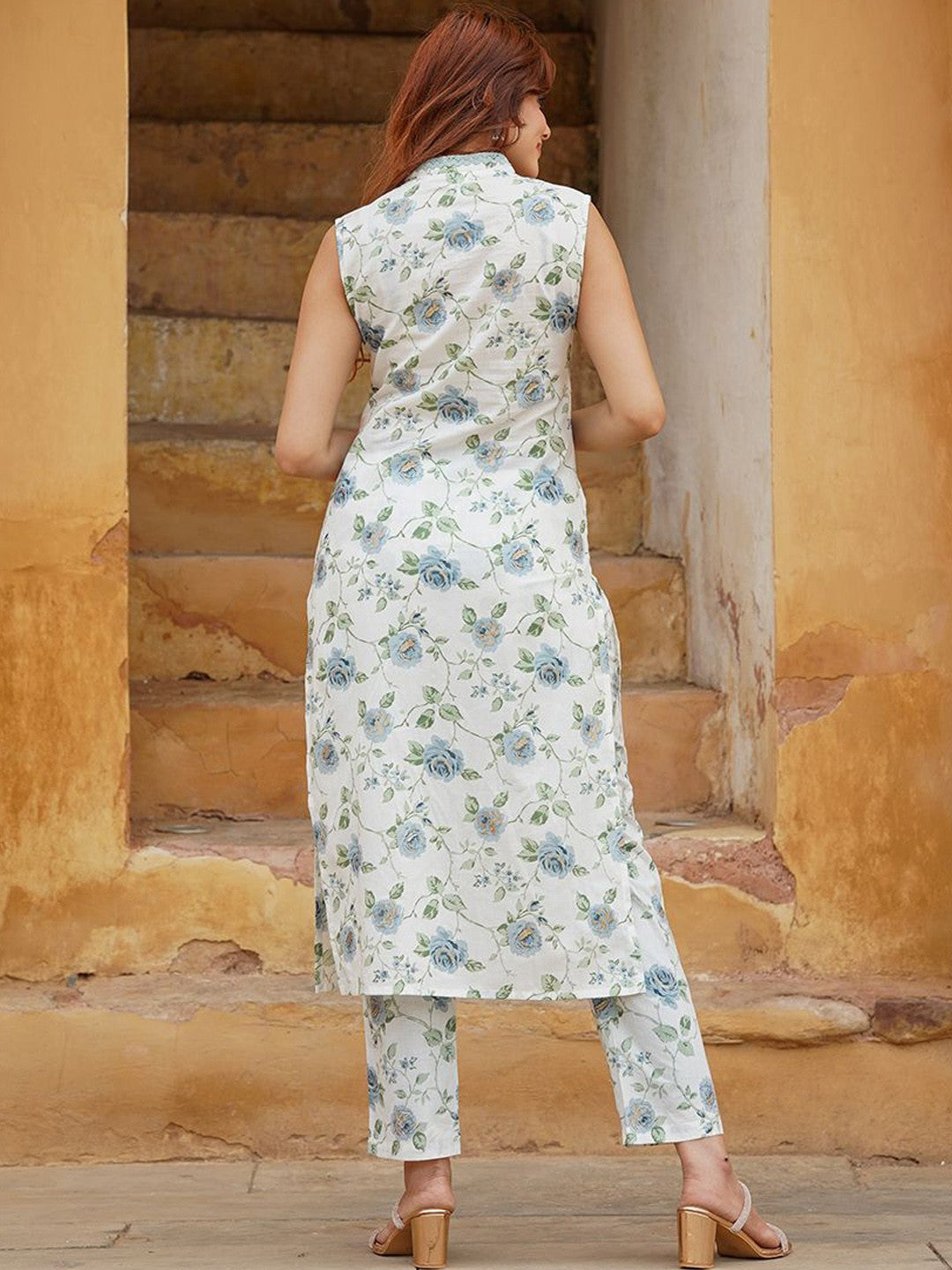 New Womens Regular Sleeve less Kurta With Trousers & Dupatta Sets for New Trend