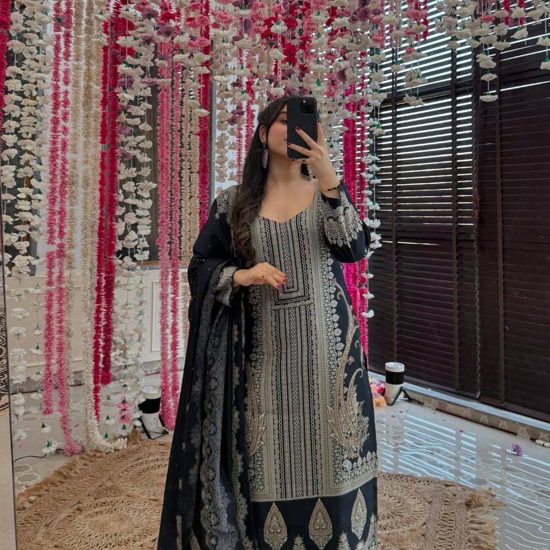 "Elegant Black Embroidered Lawn Suit – Festive Collection"