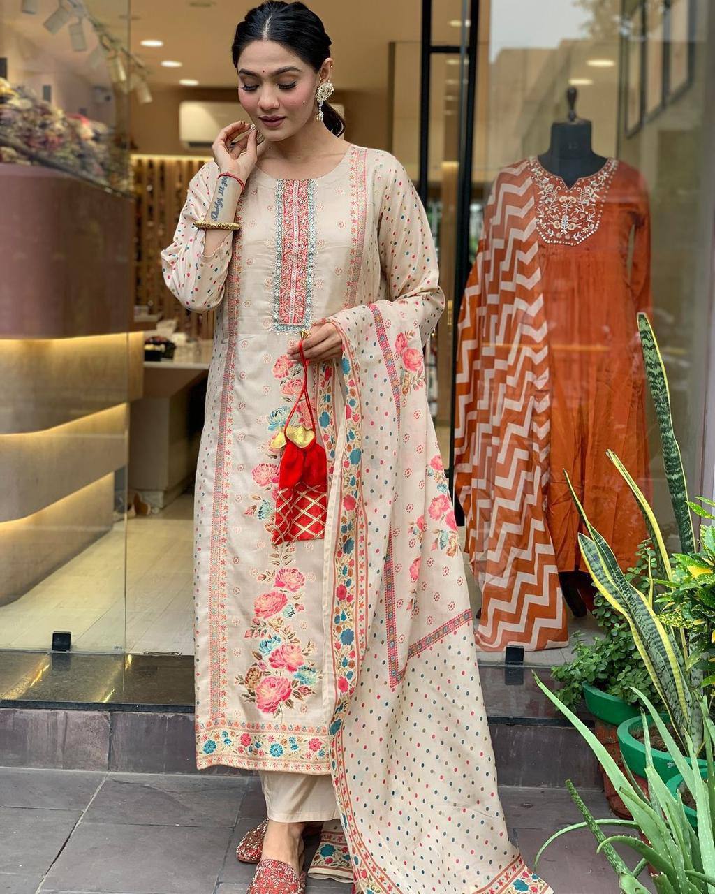 Elegant Floral Printed Ethnic Suit Set
