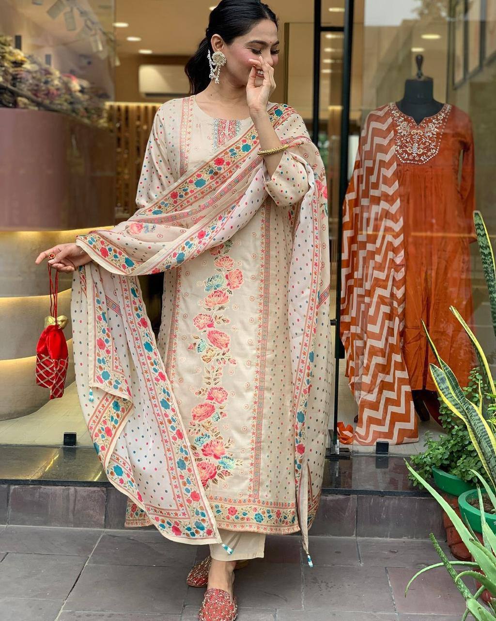 Elegant Floral Printed Ethnic Suit Set