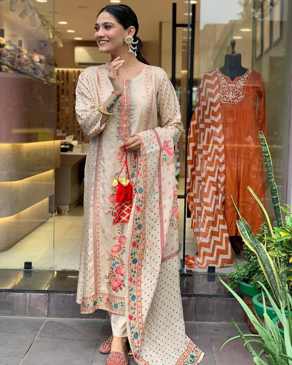 Elegant Floral Printed Ethnic Suit Set