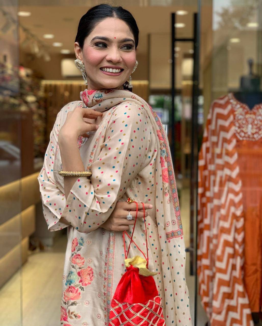 Elegant Floral Printed Ethnic Suit Set