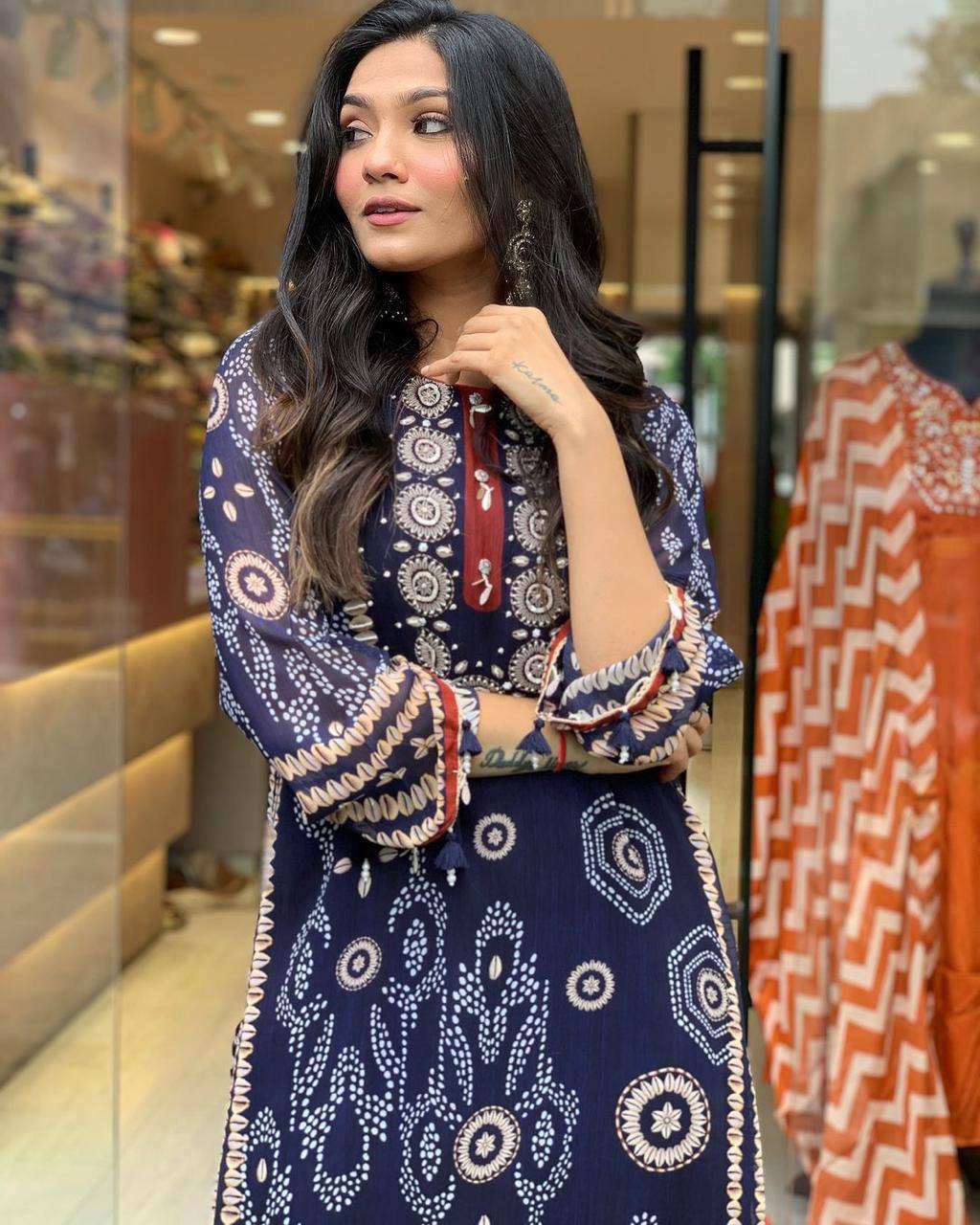 KURElegant Navy Blue Printed Kurta SetTA SET