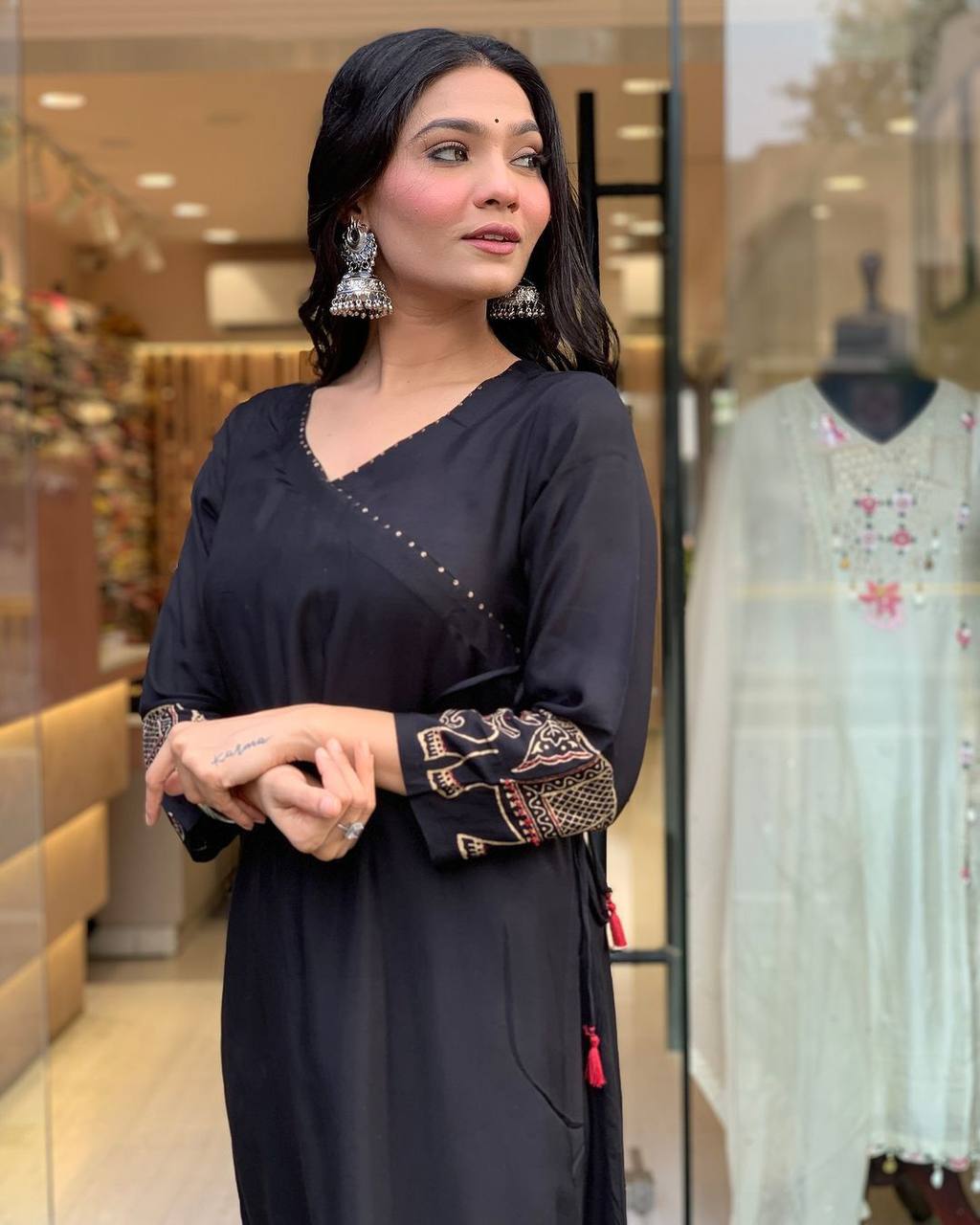 "Black Kurta Set with Embroidered Elephant Motifs – Chic Ethnic Statement"