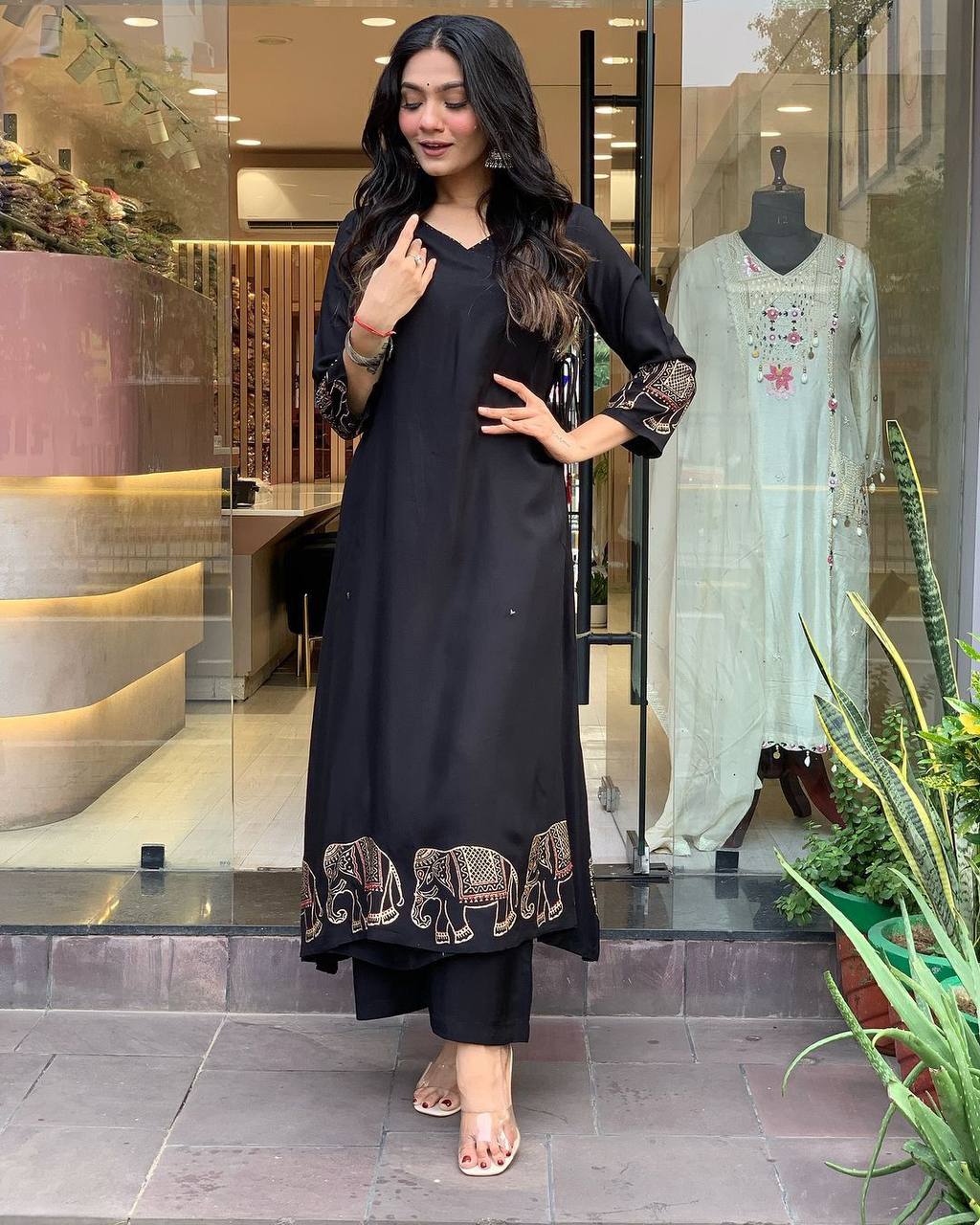 "Black Kurta Set with Embroidered Elephant Motifs – Chic Ethnic Statement"