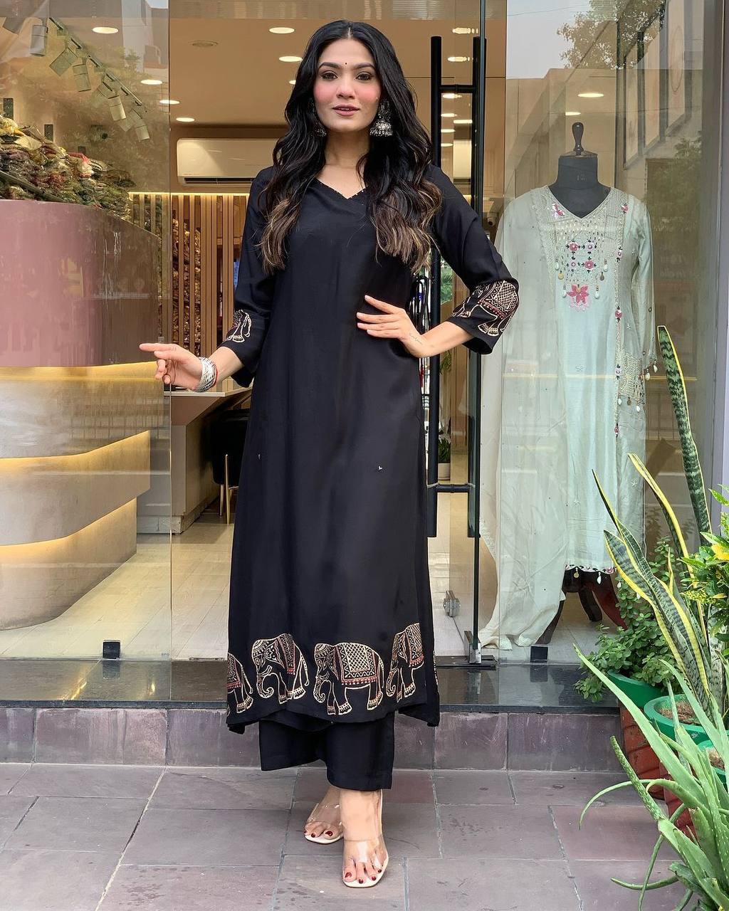 "Black Kurta Set with Embroidered Elephant Motifs – Chic Ethnic Statement"